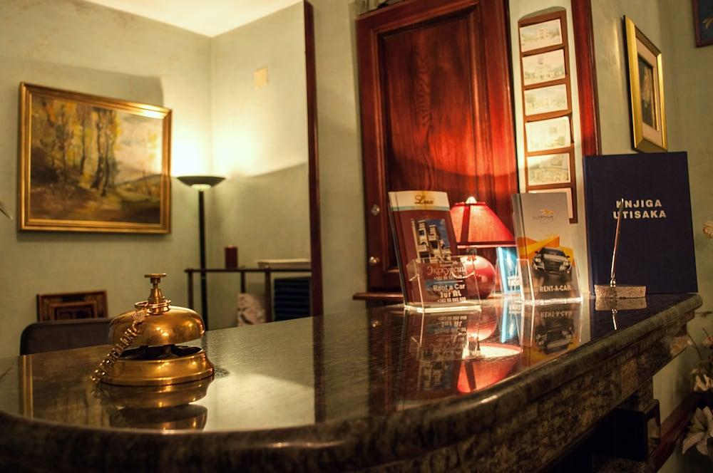 Hotel Vila Lux ブドヴァ エクステリア 写真